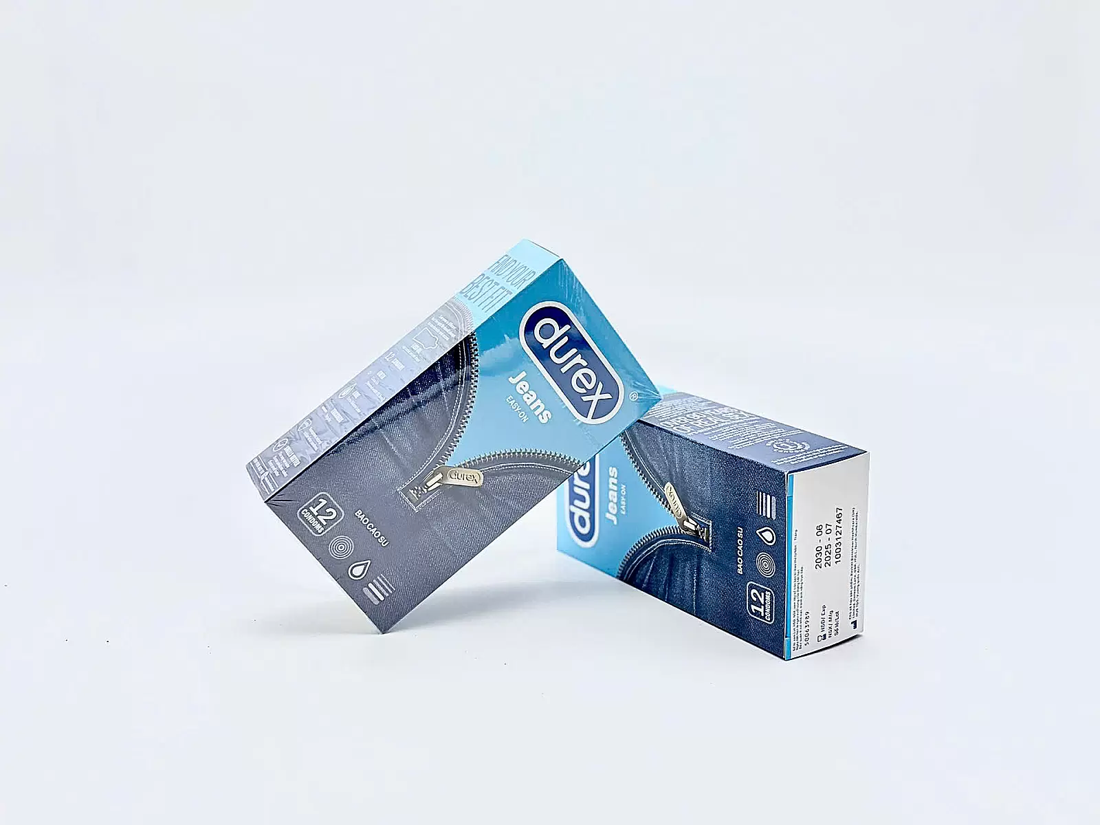 Bao cao su Durex Jeans Easy On giúp giảm ma sát, hỗ trợ cuộc yêu mượt mà